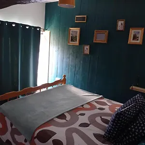 Maison Atypique Et Charmante Appartement Pleugueneuc