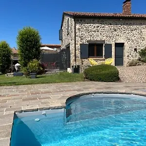 Domaine Des Pierres D Auvergne Flat